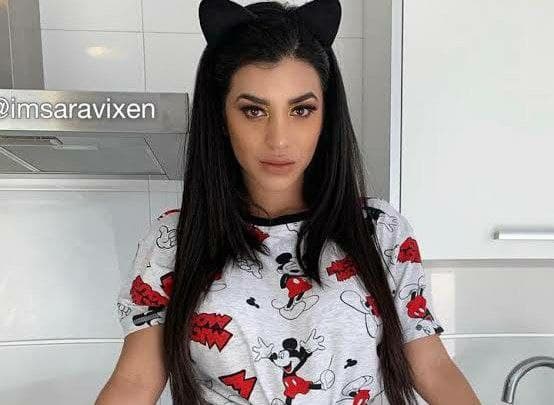 Sara Retali Jordi showing my titties smothering with boobs