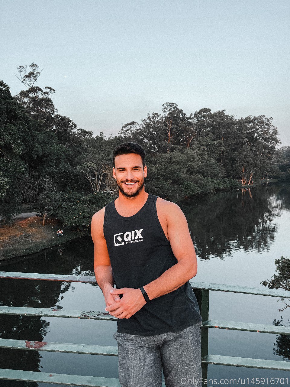 Sam Hodecker chubby girlfriend shared gay fisting stories