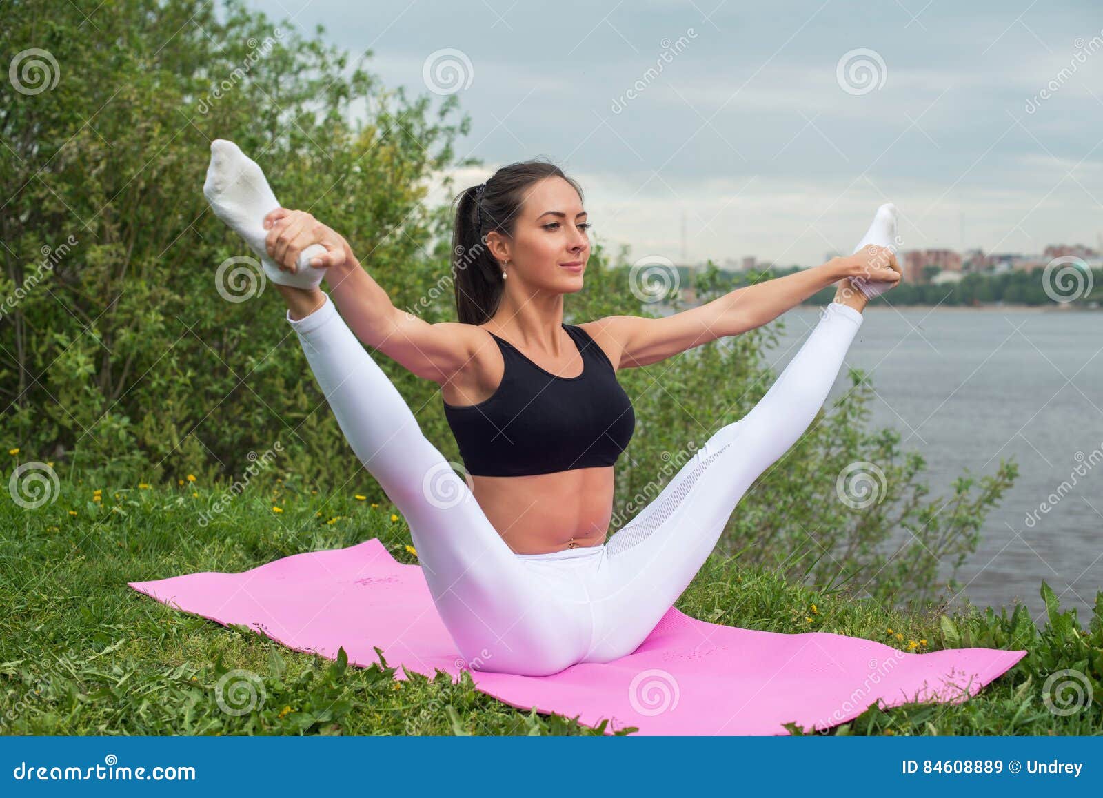 chris dickel recommends wife legs open dallas fast add wife legs open image