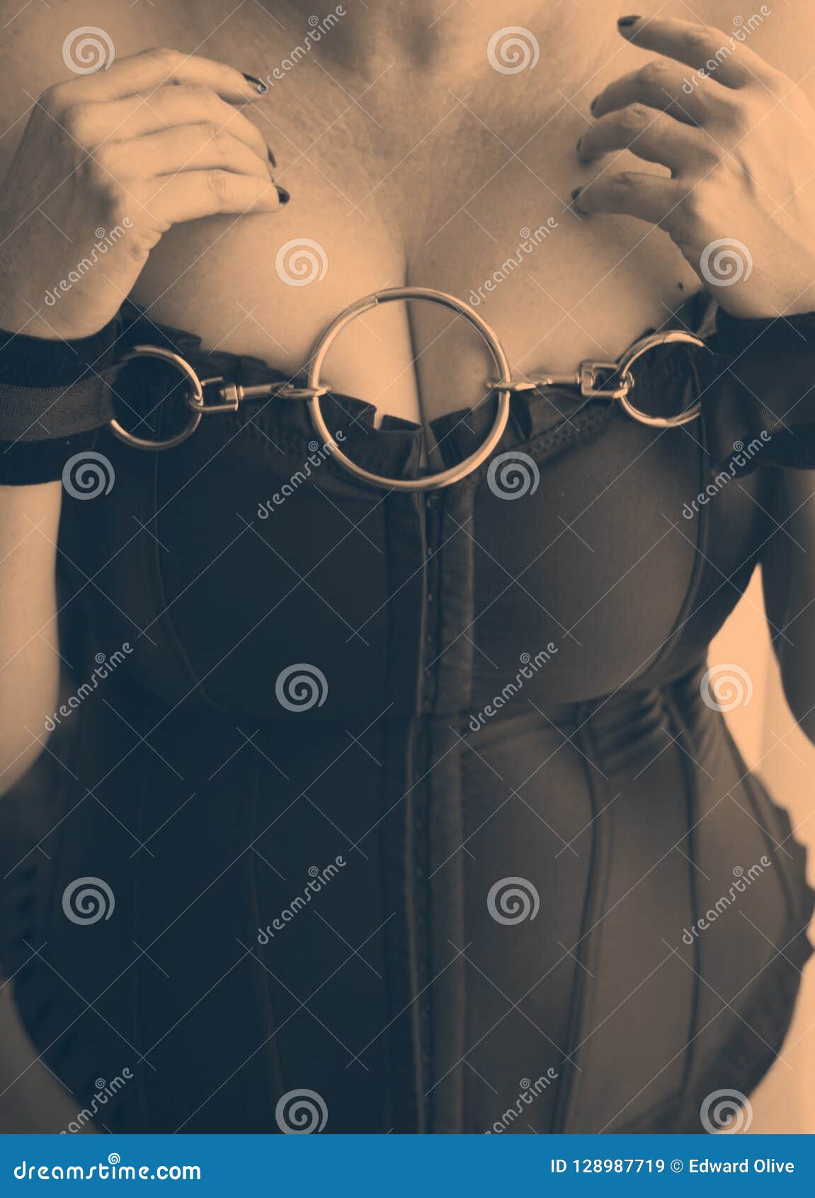 damien harding recommends showing my titties alona de torres add showing my titties photo