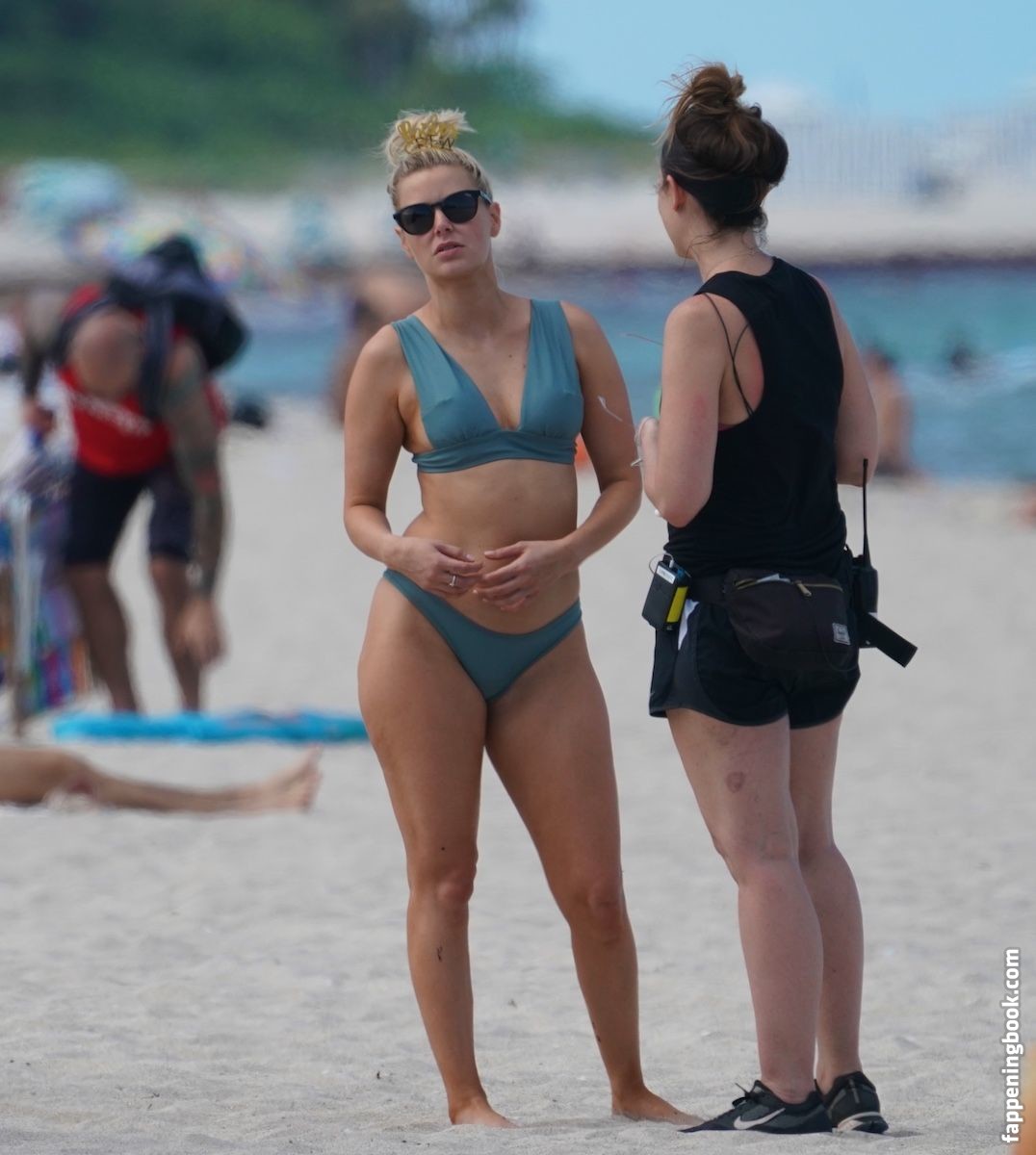 Ariana Madix Bikini retro bondage kostas samaras