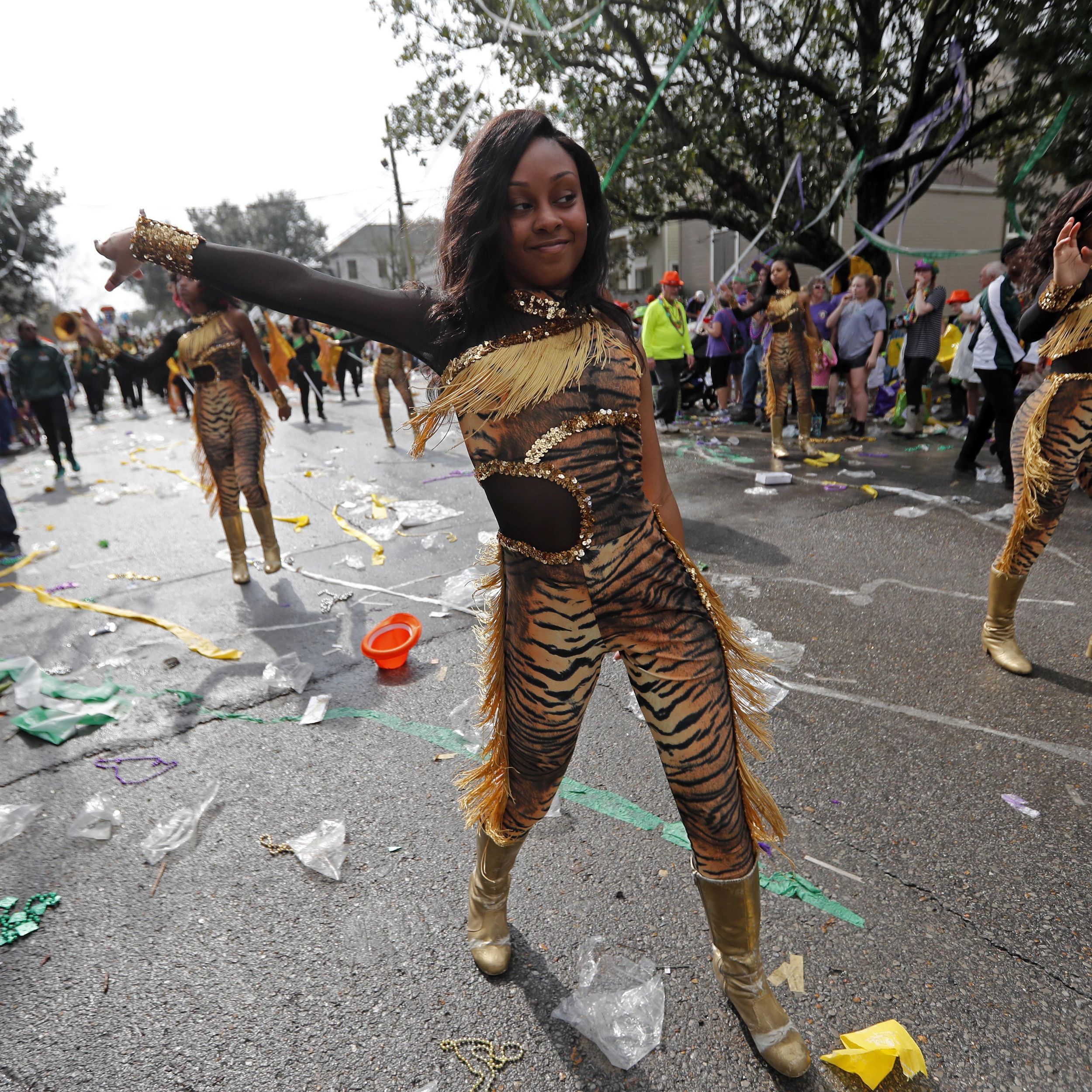 barrie griffiths recommends mardi gras flashers brinuko mckenzie add mardi gras flashers image