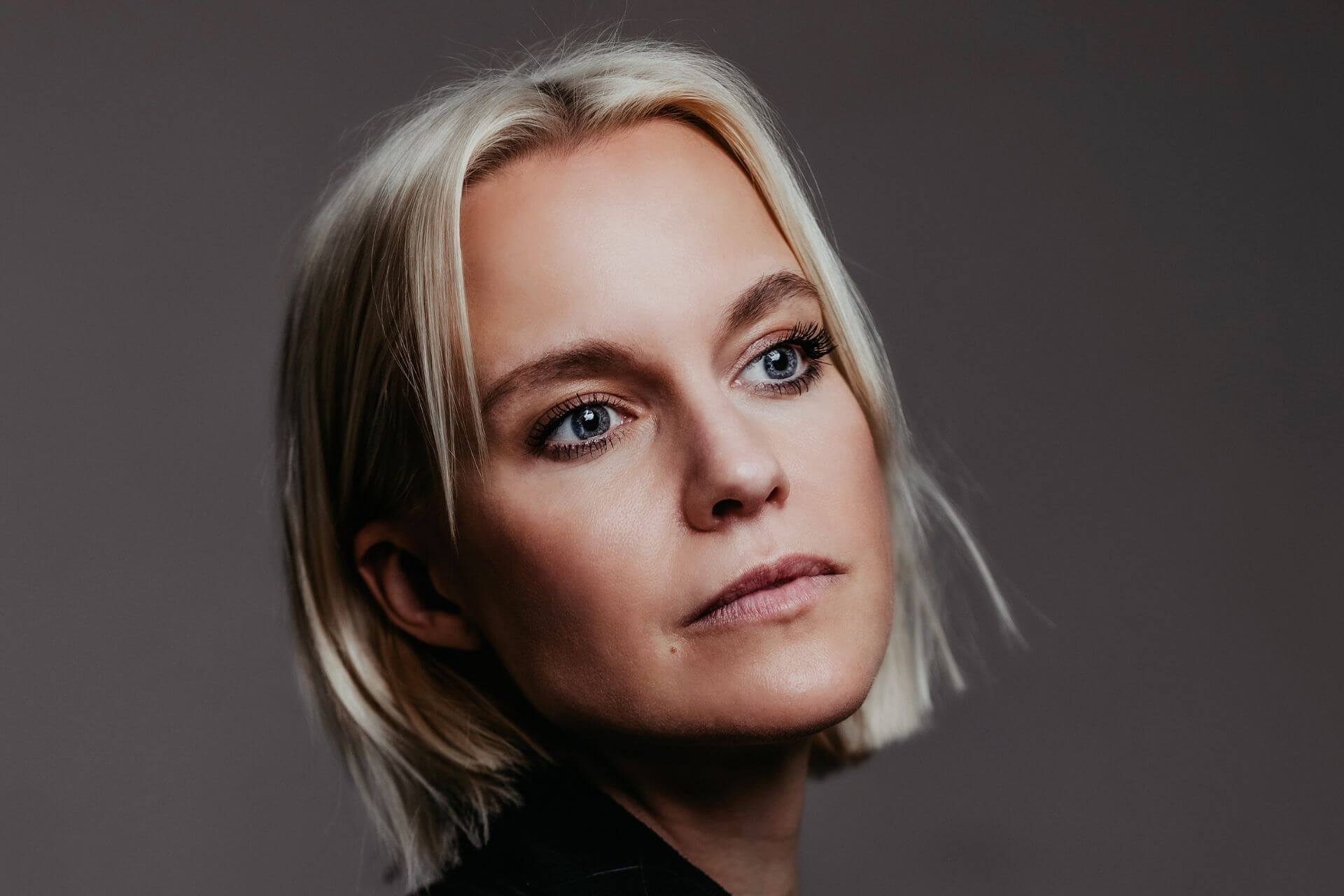 ademar perez add blonde mfm photo