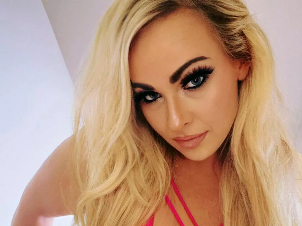 adnan nadir recommends brooke marks onlyfans cathy hindle add Kenzie love magician photo