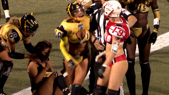 alma sarmiento recommends Public toilet hidden cam amanda rathbone add lfl porn image