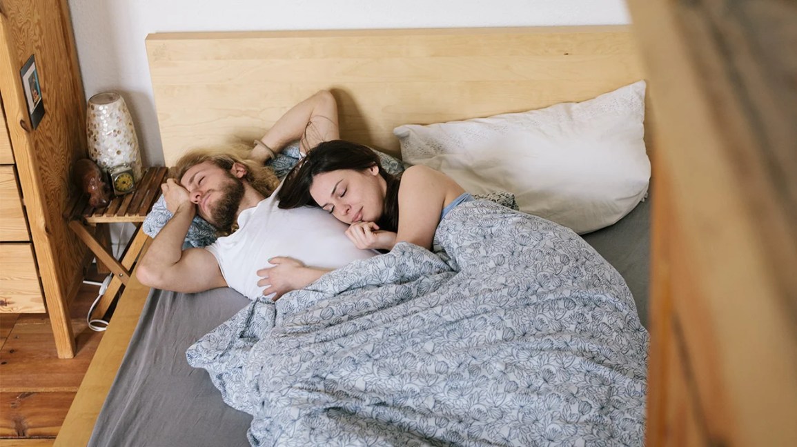 Sharing Bed With My Aunt uniform porn videos guys kissing porn