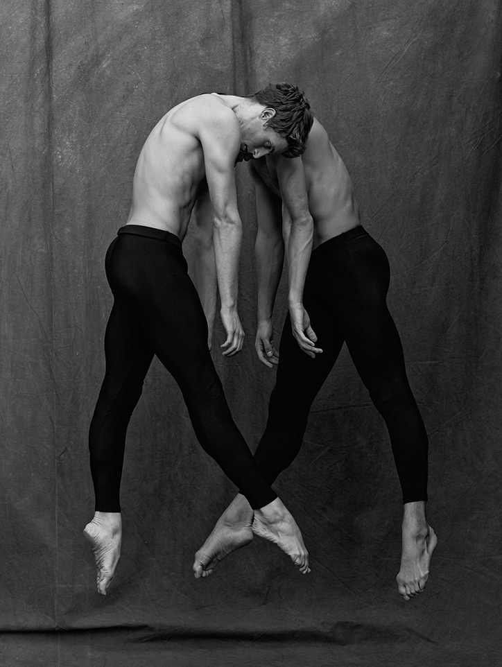 Nude Ballet Men outdoor mmf anal creampie gangbang
