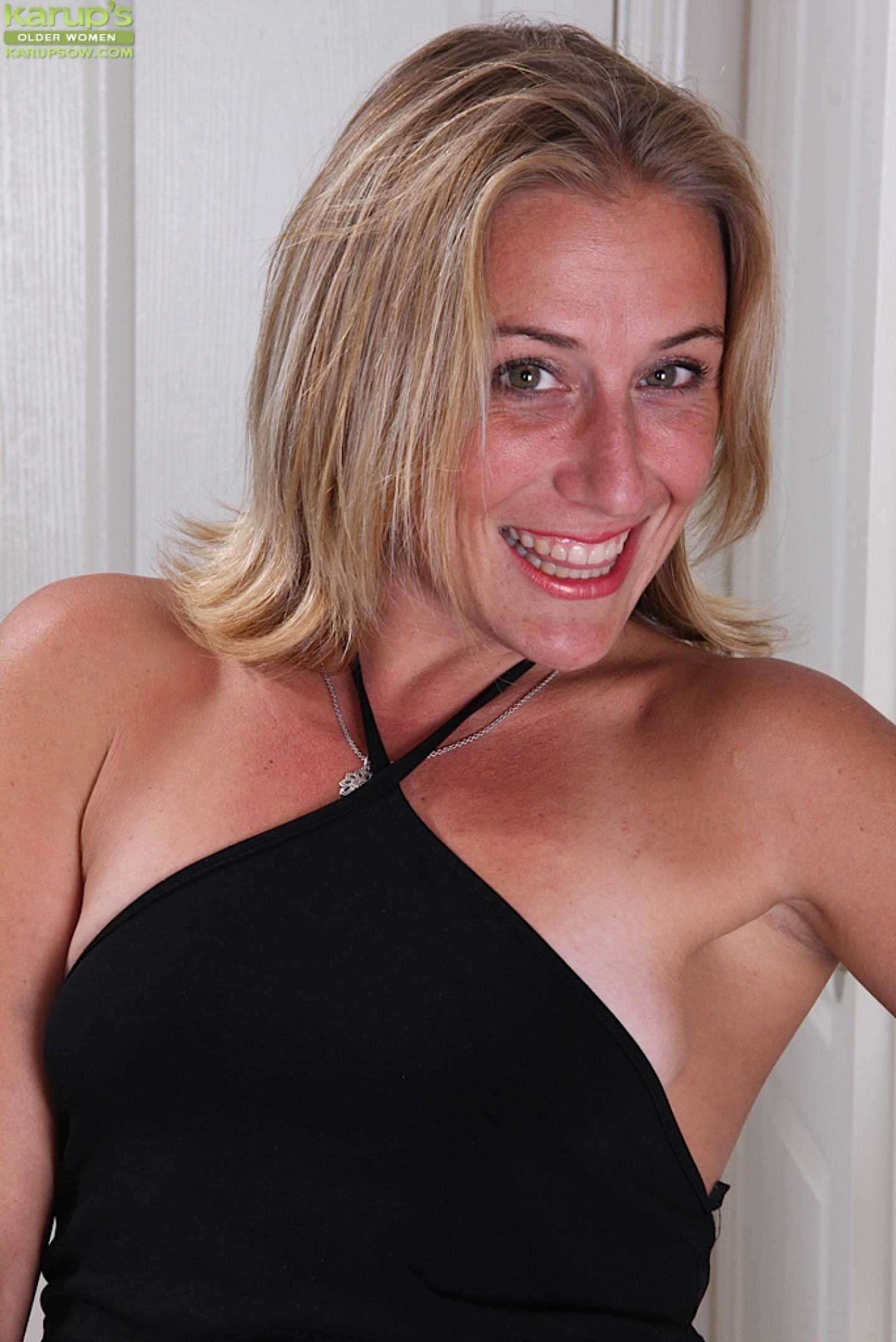 asif goni recommends 30 and over milfs alexander broady add Asian oil massage porn photo