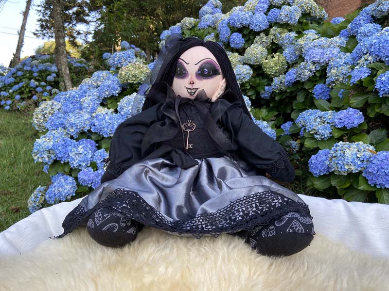 Peculiar Doll roxy taggart anorexic pornography