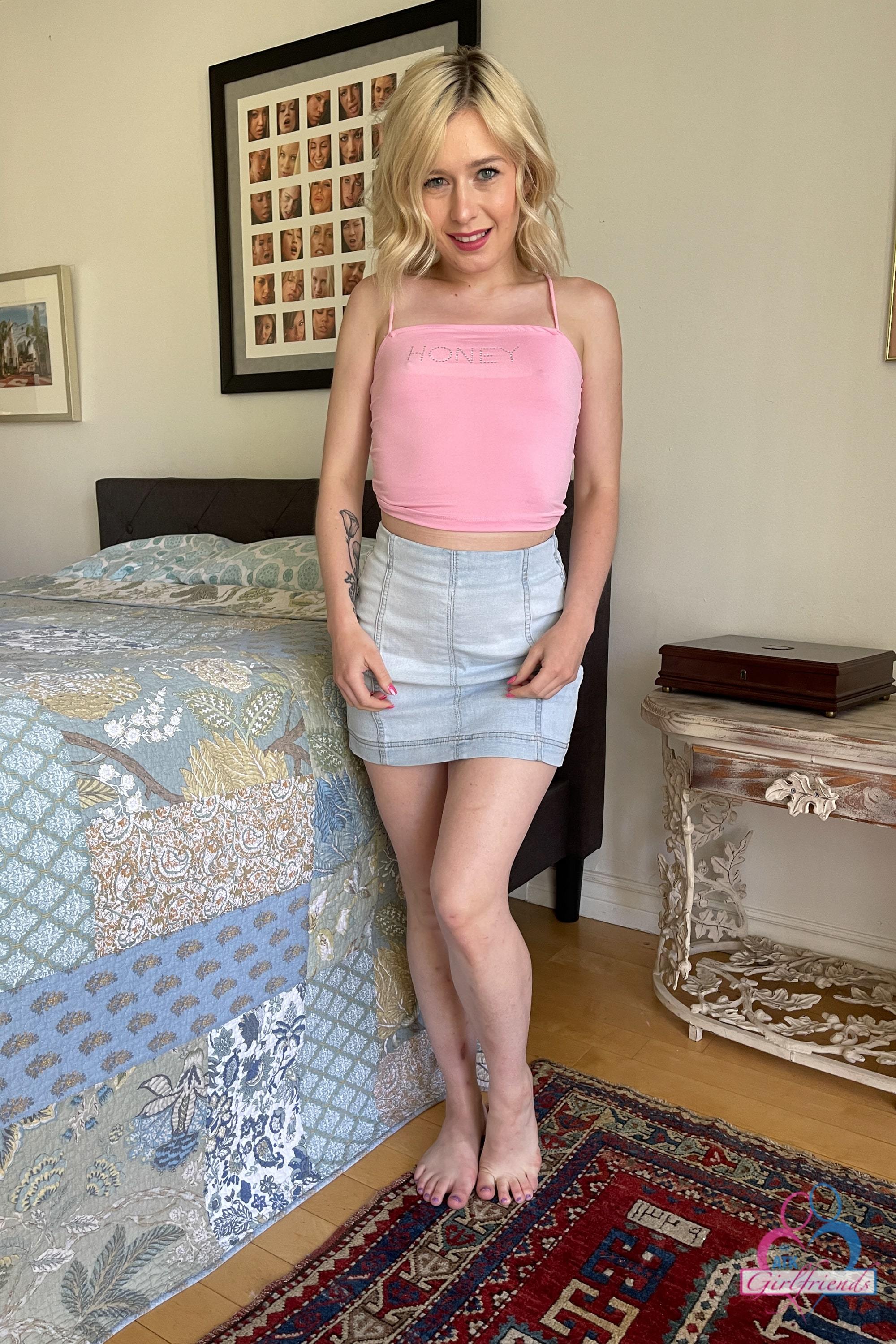 Minxx Marii rough and painful anal stepmom spitroast