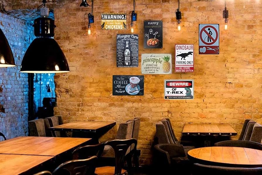 armando hurtado add tits out in restaurant photo