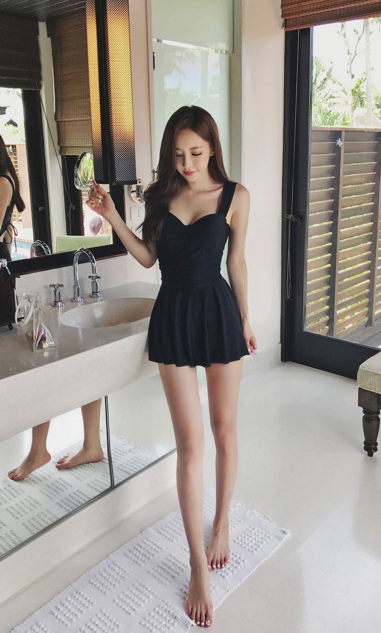 Korean Video Porn cuckold infront of husband naked in the bathroom