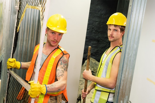 aaliyah sanders recommends glory hole workers ben diggin add Bettie bondage solo photo