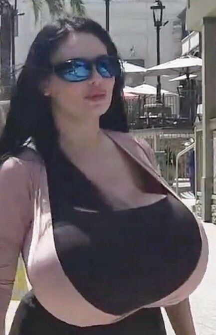Fat Melony ts lucy lux tities at the beach