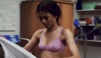 carlo villaflores recommends Unforgettable pussyfucking cara frost add zendaya cameltoe photo