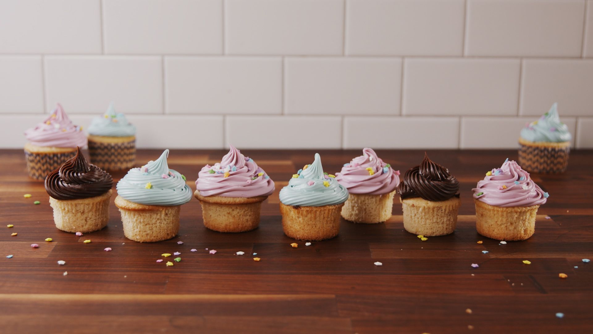 bryan tankersley add kayla cupcakes photo
