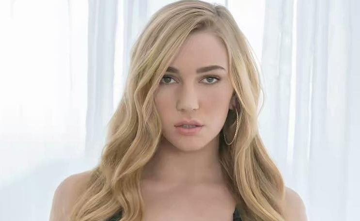 Kendra Sunderland Using His Face To Cum blackedraw naughty aussie hayley joanne kelly naked