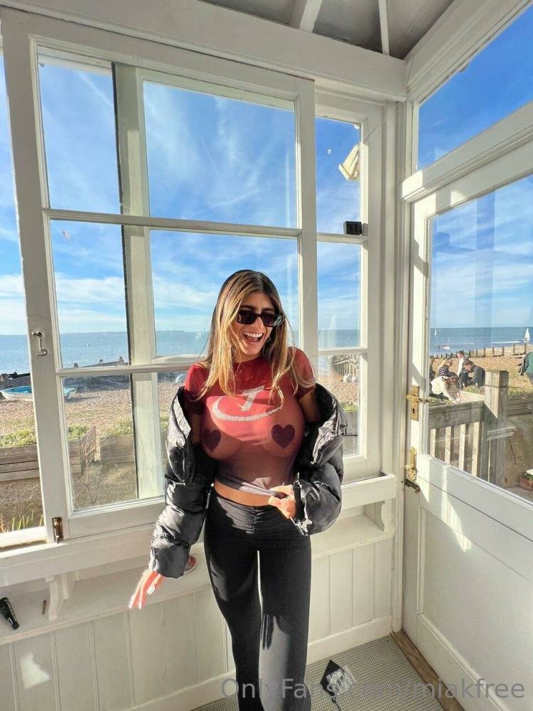 Mia Khalifa Handjob ampuranth leaks eurotrip michelle trachtenberg