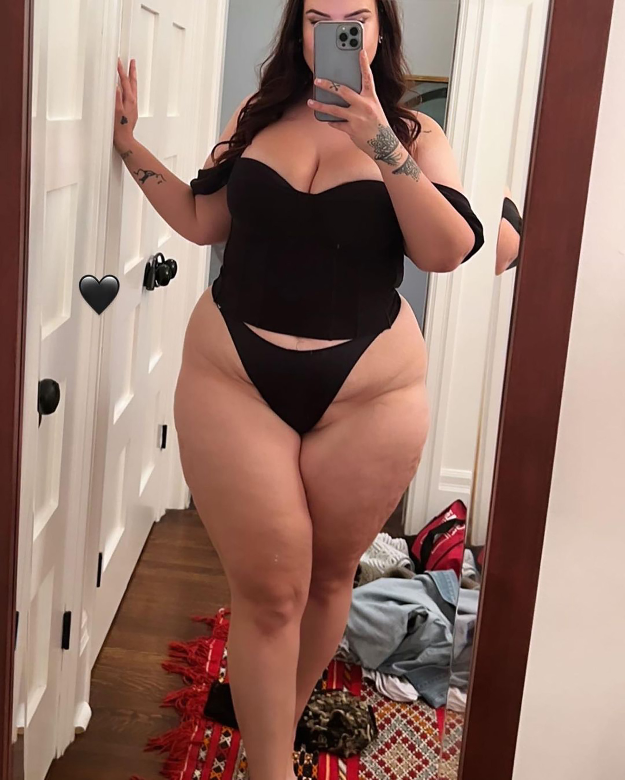 chris sweeny recommends Dee siren escort desmond bond add plus size xxx photo