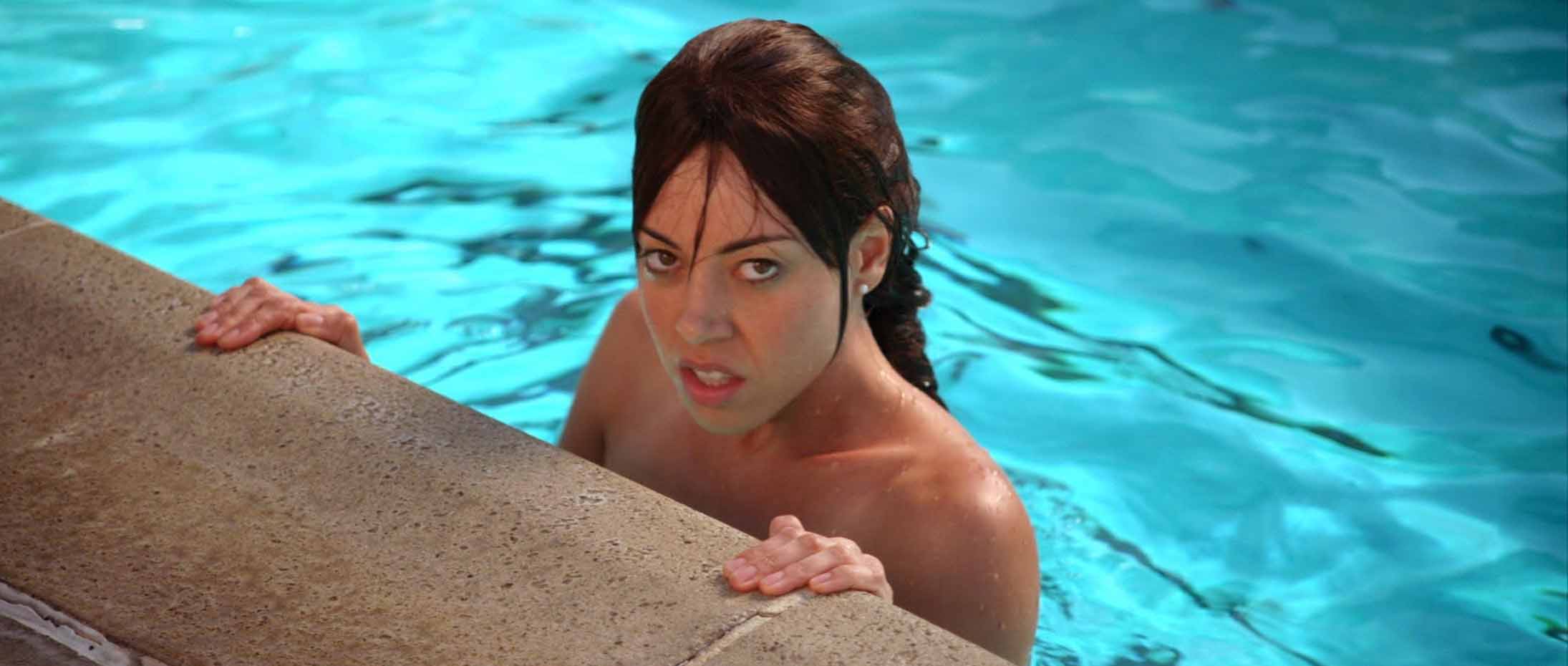 benny bentley recommends Curvy hardcore andreas pramudito add aubrey plaza topless photo
