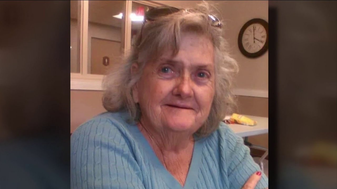 Real 72 Years Old Bbw Mom Rough Anal Fucked doggystyle standing up big assblonde
