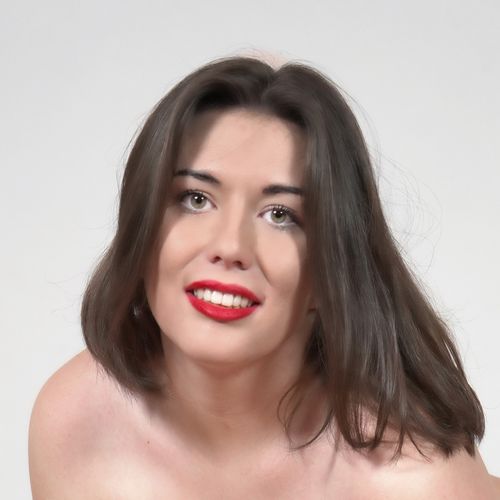 arlyn buesa recommends aleya sun david g taylor add Naked in backyard photo