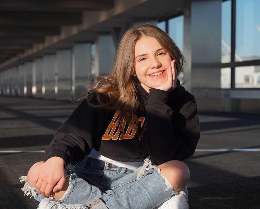 angela gidney add letsdoit ripped jeans photo