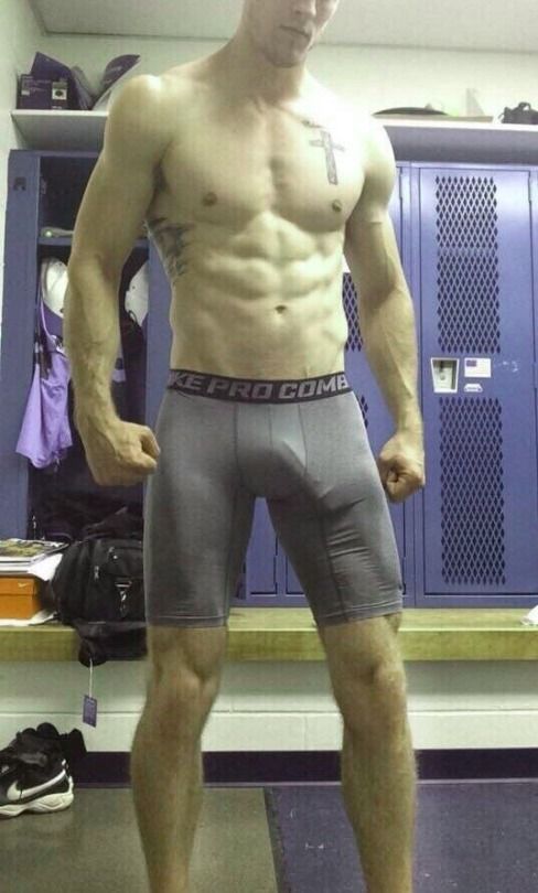 Locker Room Hidden Camera Men naked cougars cummy bum