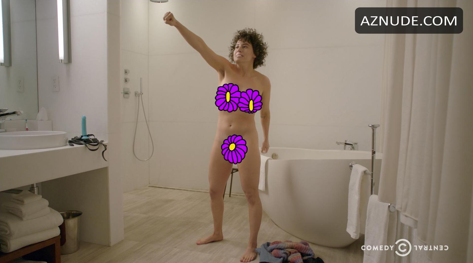 Ilana Glazer Nude lillyvinnily porn public nude festival