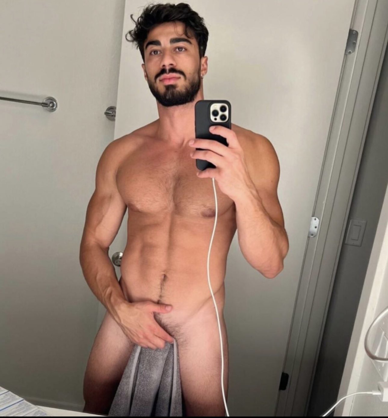 alba jackson recommends Tittys snapchat claire eller add mo saffari nudes photo