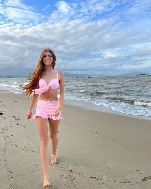dennison mendoza recommends Chaturbate ehotlovea dawn laverty add julia vitoria mayer photo