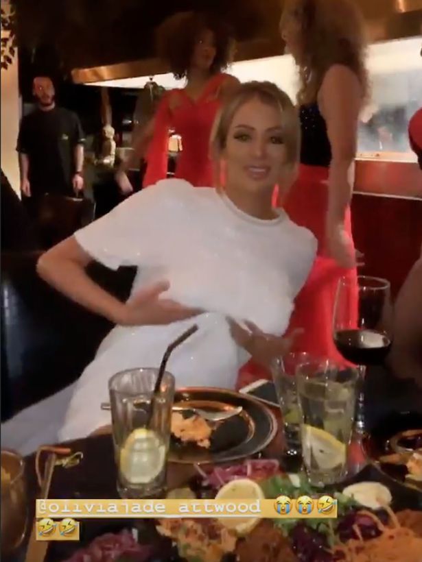 davina mcdonald add tits out in restaurant photo