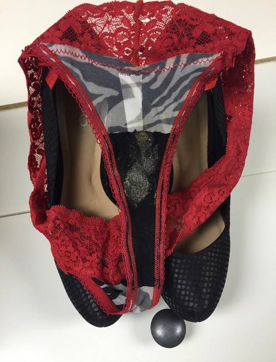 devid bode recommends cummy thongs dawn lavigne add cummy thongs image