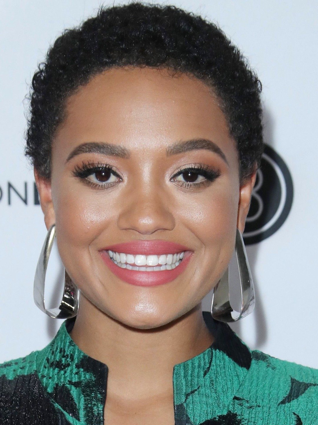 Kiersey Clemons Lesbian licking a milf women getting groped in public