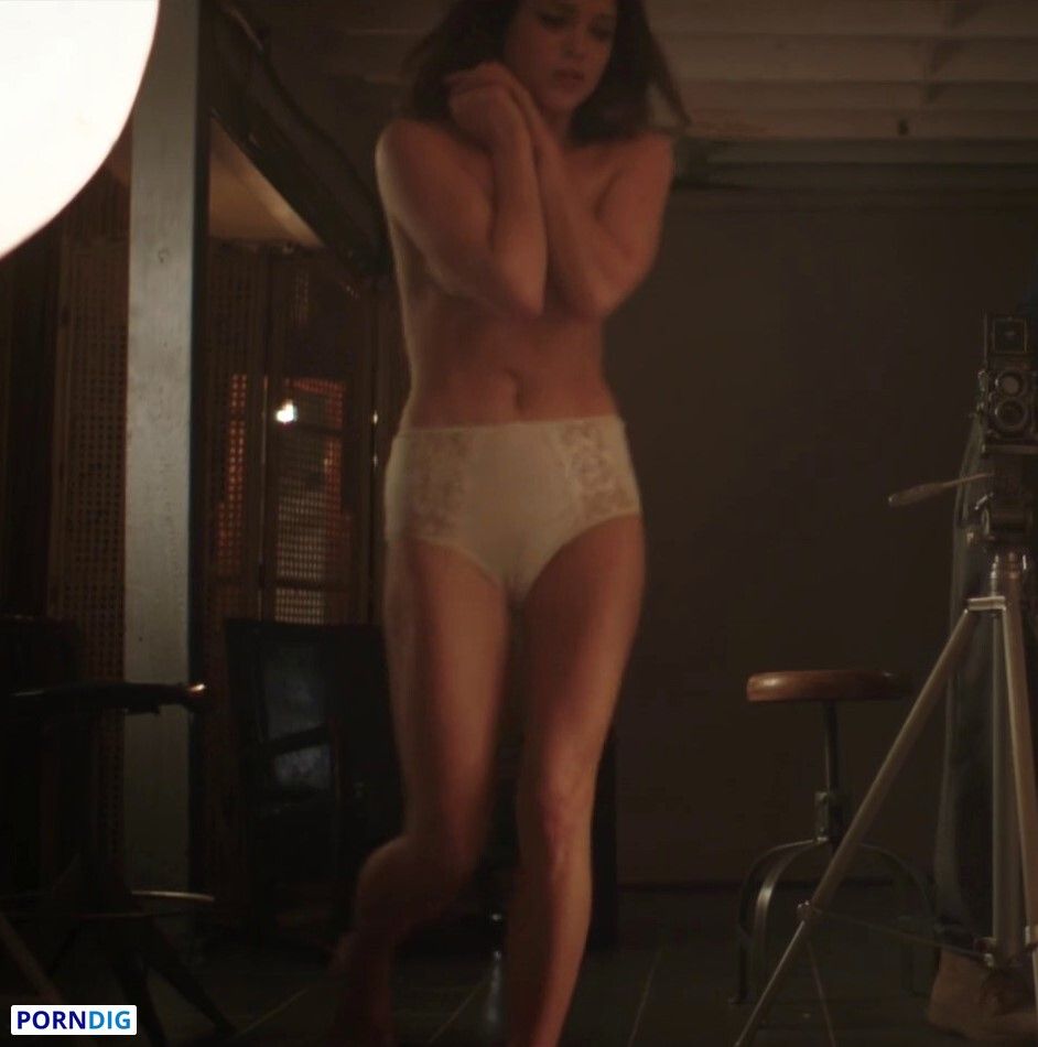 bob curley add sophie cookson nude photo
