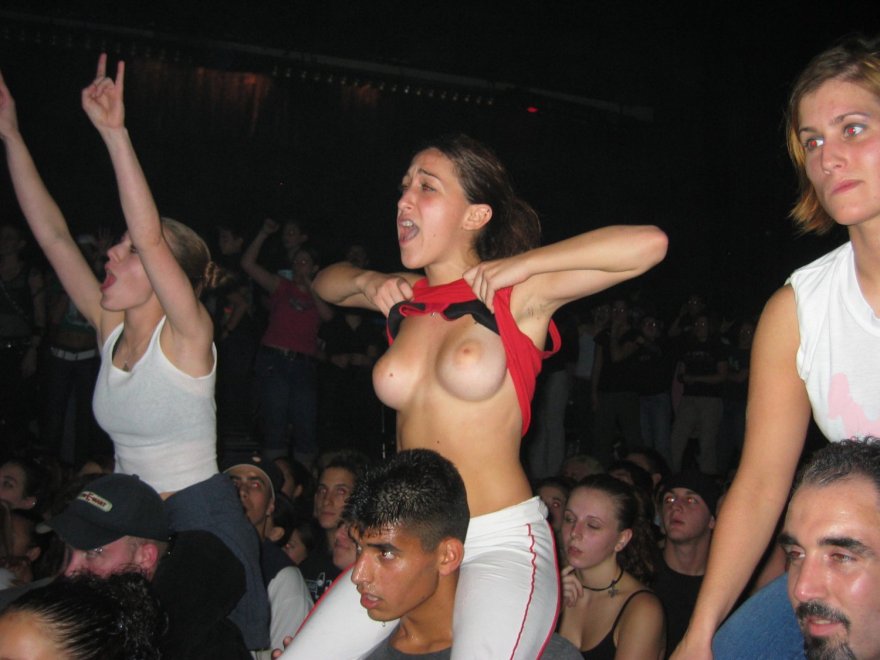 Flashing Boobs At Concert sophie dee fuck a fan mothers boobs porn