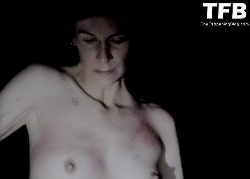 aung aung oo add amanda plummer nude photo