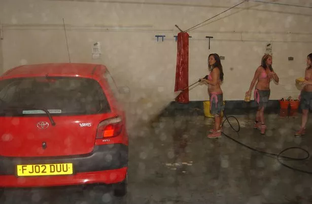 anthony kerson add nude car cleaning photo