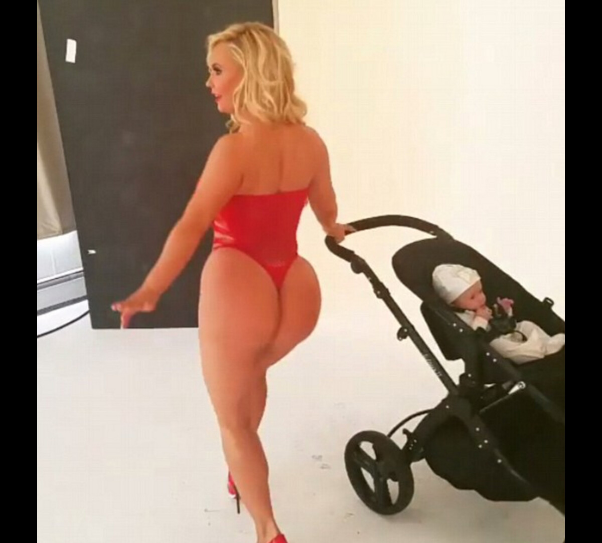 bab satu add Huge naked boobs photo
