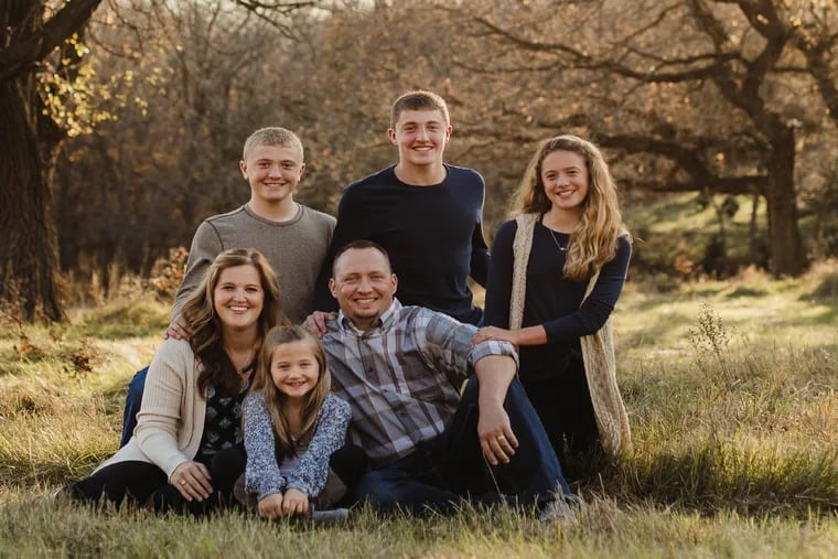 apostolos giannou add family forsome photo