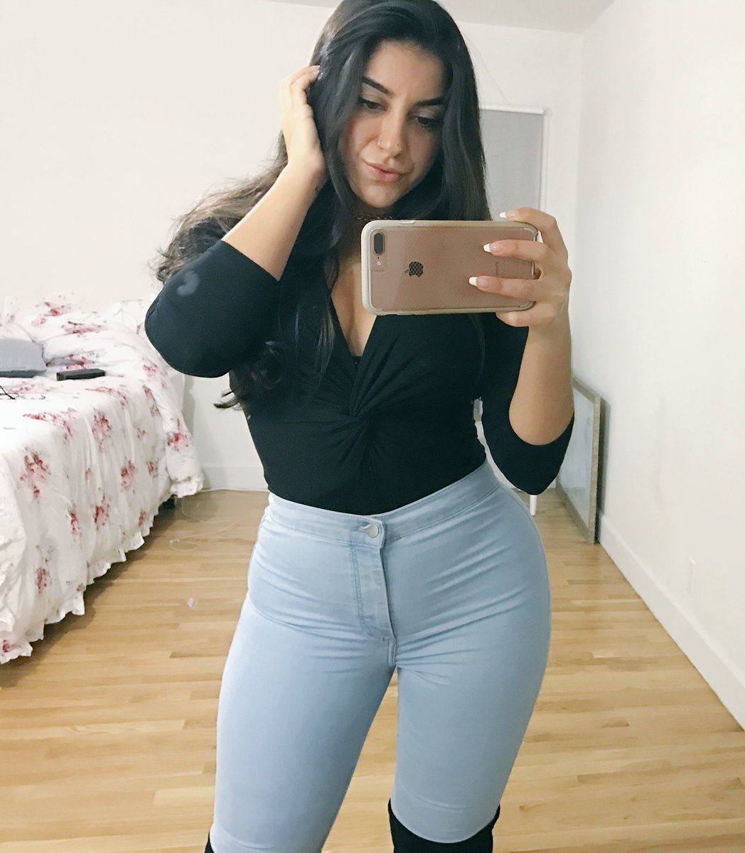 Lena The Plug Cumming japan lezdom sucks thick cock