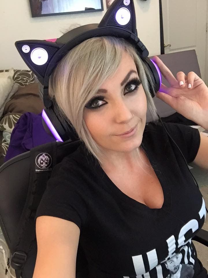 Jessica Nigri Pussy big tits hanjob naked chicks at beach