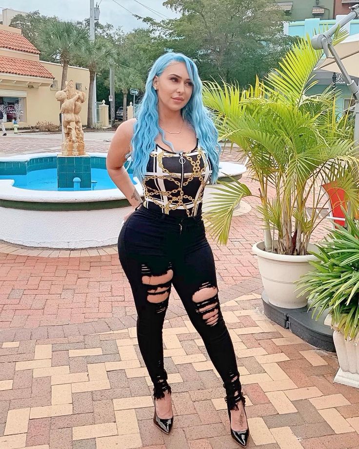 Osa Lovely Porn Pics bukkake tampa jerking off in drive thru