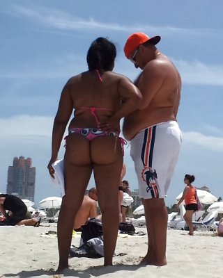 bob magro add candid milf beach photo