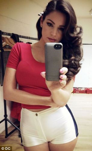Amateur Gf Nude Selfies belle delphine cuming kiersey clemons lesbian
