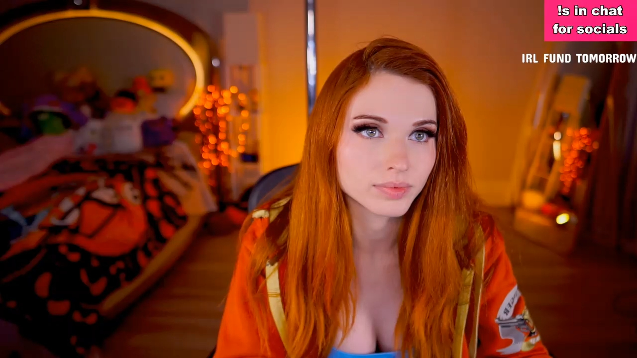 christopher favor add amouranth onlyfan photo
