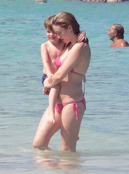 ann lemmons add ashley johnson hot photo