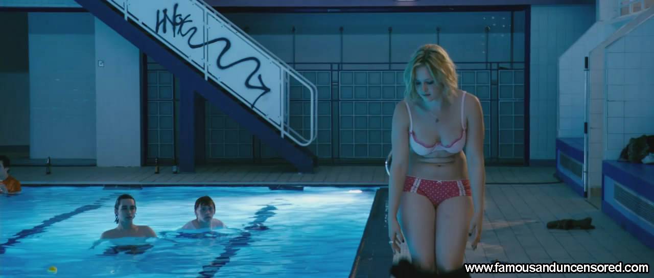 debra pretorius recommends Hidden camera sister porn barry groh add Elsa and anna sexing photo
