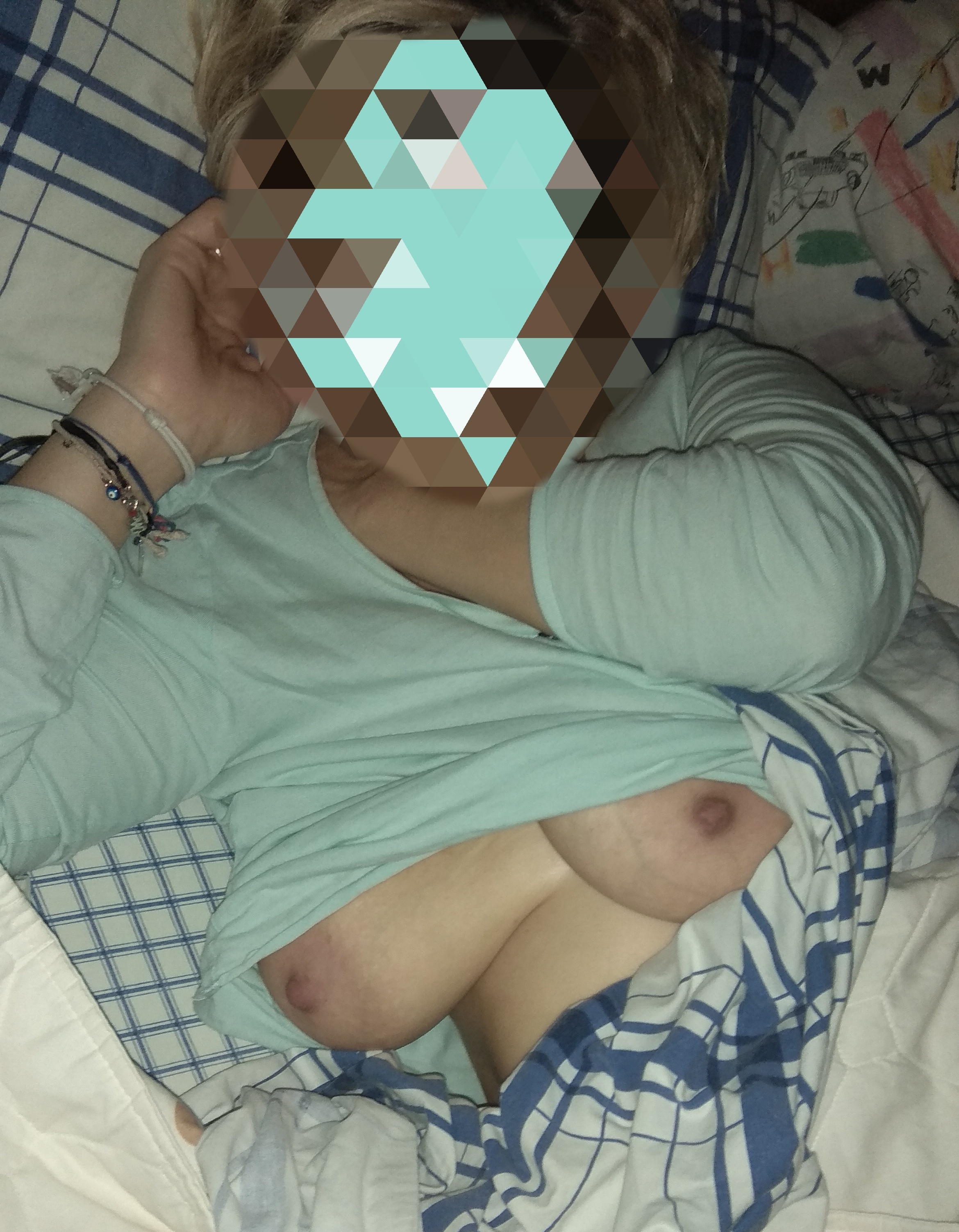 alhagie gassama recommends Liz jordan mira monroe cassie vidler add sisters nipple slip photo