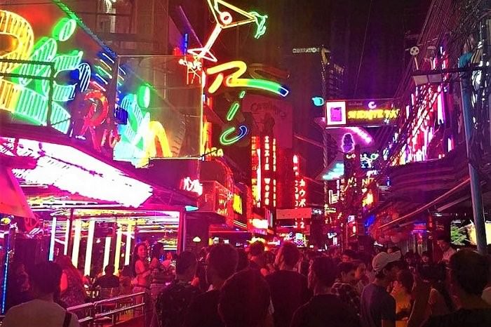 candy gilbreath recommends blow job bar bangkok daniel debeer add blow job bar bangkok photo